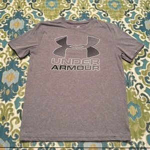 good condition grey Under Armor tee shirt